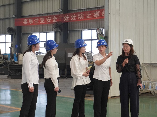 深入廠區(qū)學(xué)習(xí)，提高自身專(zhuān)業(yè)知識(shí)。_河南雙志